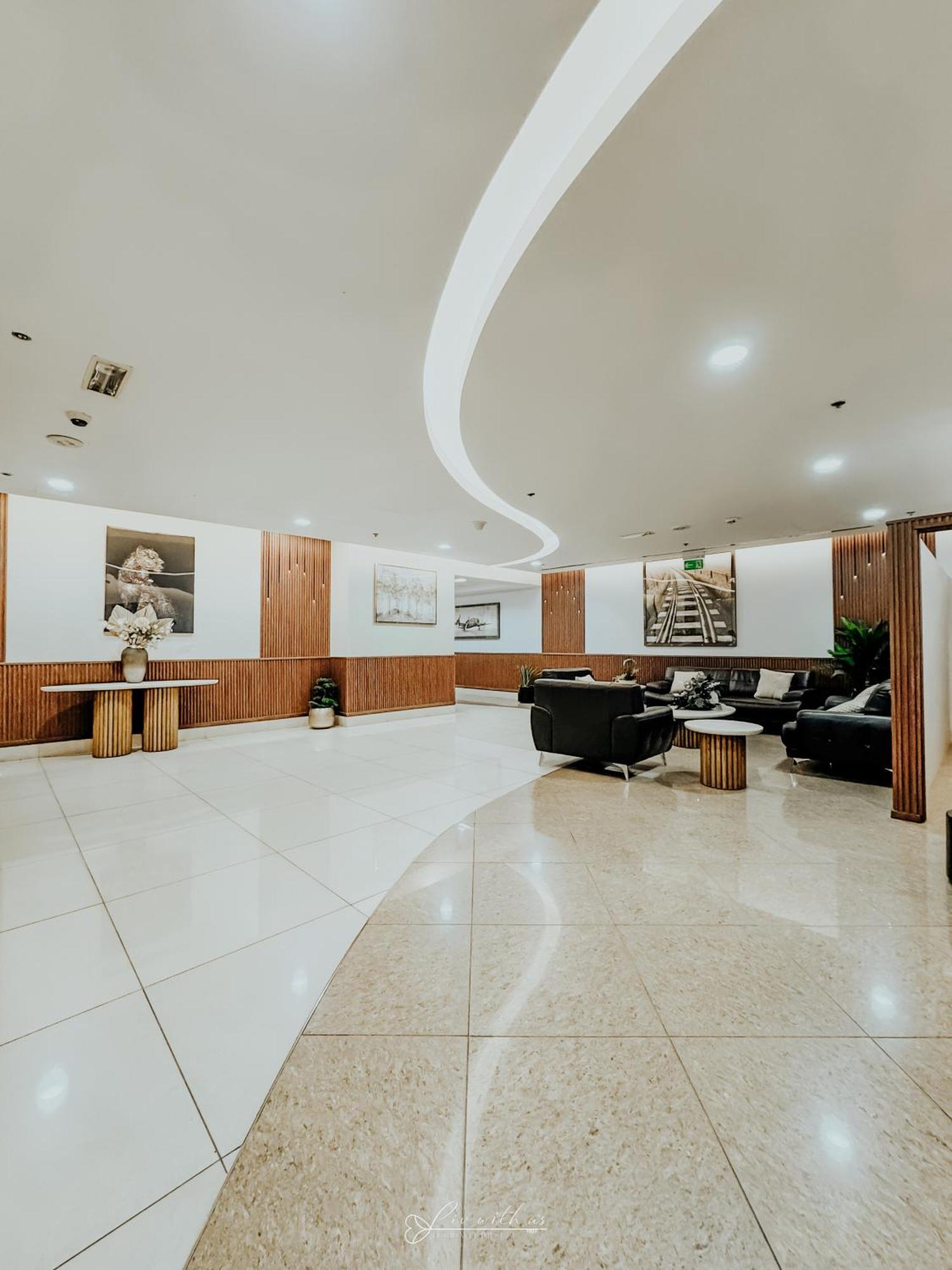 Livwithus - 2 Bedroom In Marina View Tower B *
