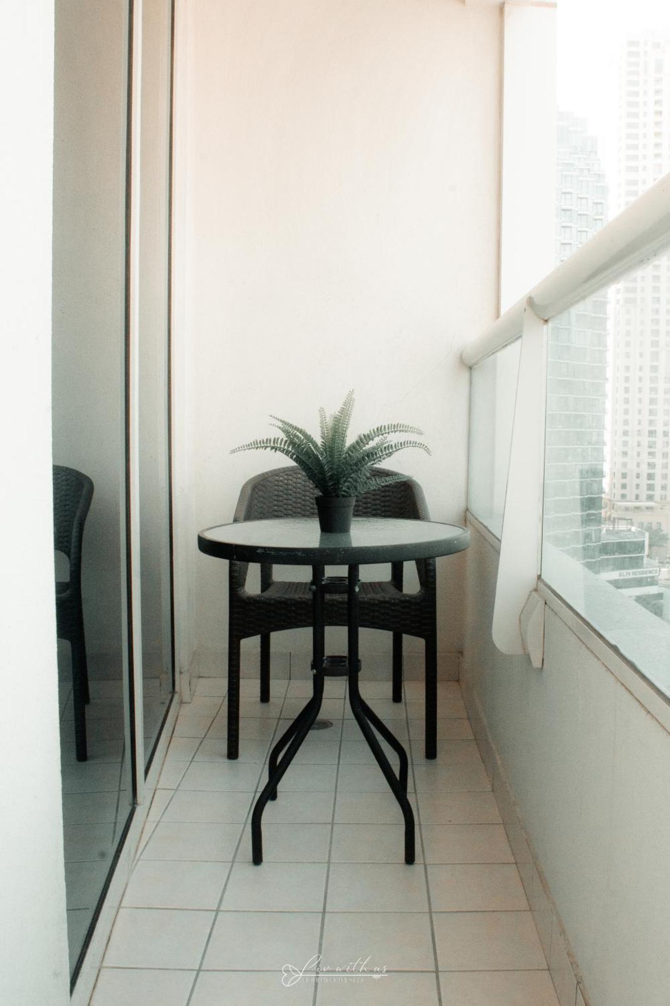 Livwithus - 2 Bedroom In Marina View Tower B अपार्टमेंट *