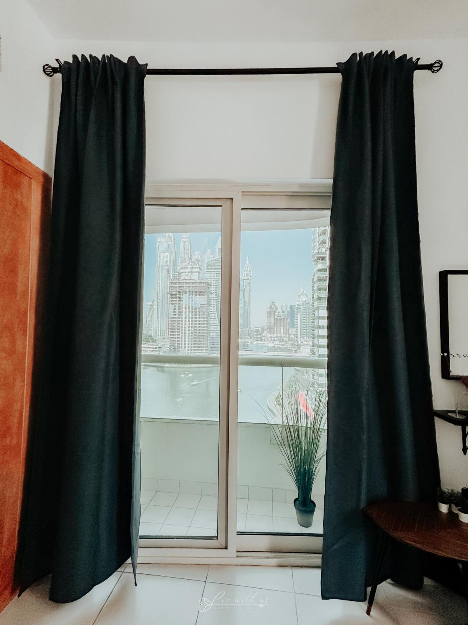 Livwithus - 2 Bedroom In Marina View Tower B अपार्टमेंट Dubai