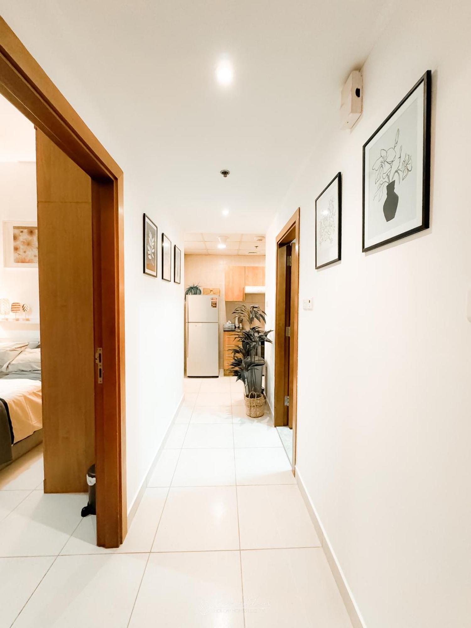 Livwithus - 2 Bedroom In Marina View Tower B अपार्टमेंट Dubai